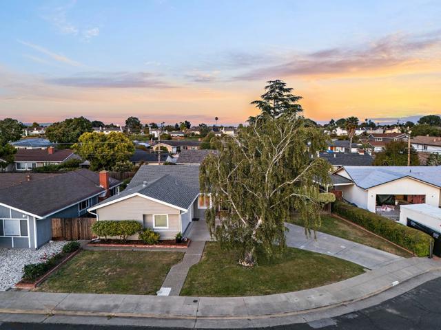 3257 Llano Street, San Mateo CA: https://media.crmls.org/mediaz/1dc09bf5-fa27-4ede-be3d-336f7fa62807.jpg