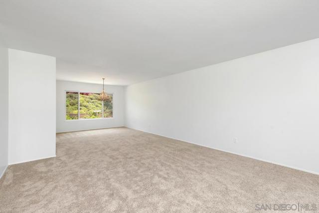 12847 Abra Pl, San Diego CA: https://media.crmls.org/mediaz/1dc0c1f2-656a-4568-83b3-bd5acf5eed08.jpg