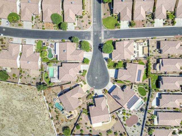 80174 Camino San Mateo, Indio CA: https://media.crmls.org/mediaz/1dc0cc11-da2e-4fd5-89fd-c0f6d2f93540.jpg