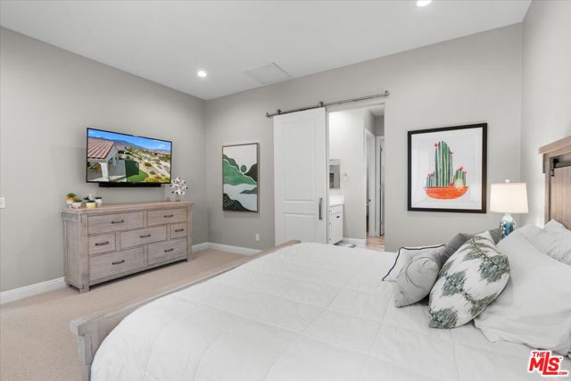 86 Burgundy, Rancho Mirage CA: https://media.crmls.org/mediaz/1dc1a27a-f3bd-48f9-ba47-5ecc45dd23bb.jpg