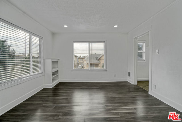 120 N Avenue 25, Los Angeles CA: https://media.crmls.org/mediaz/1dc2bf0c-0793-4386-a99a-01df6416690a.jpg