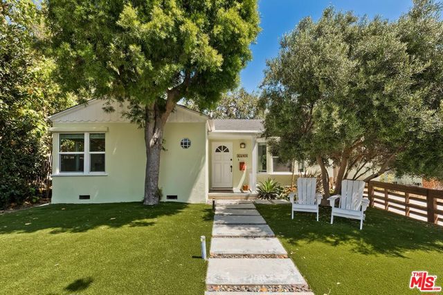 4208 Jasmine Avenue, Culver City CA: https://media.crmls.org/mediaz/1dc5416e-5ae3-43ce-b0cf-3036d4423d37.jpg