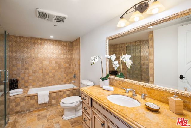 8027 Floral Avenue, Los Angeles CA: https://media.crmls.org/mediaz/1dc57ca1-720d-4d85-b282-3c5ac0970ee8.jpg