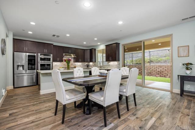 Detail Gallery Image 4 of 58 For 219 Flores Ln, Vista,  CA 92083 - 4 Beds | 2/1 Baths