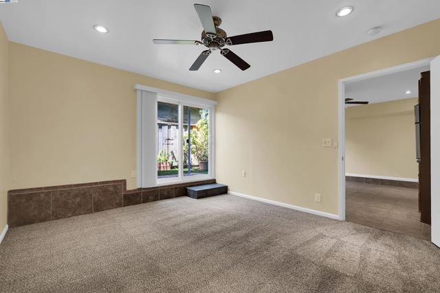 17561 Vineyard Rd, Castro Valley CA: https://media.crmls.org/mediaz/1dc66102-a70e-42f9-9517-e1b1d354041b.jpg