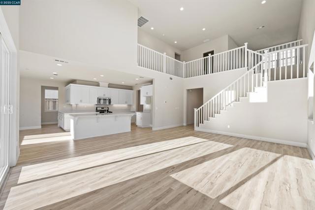 5541 Promontory Way, Antioch CA: https://media.crmls.org/mediaz/1dc66f38-44d4-4b03-93a6-5c903bb7017f.jpg