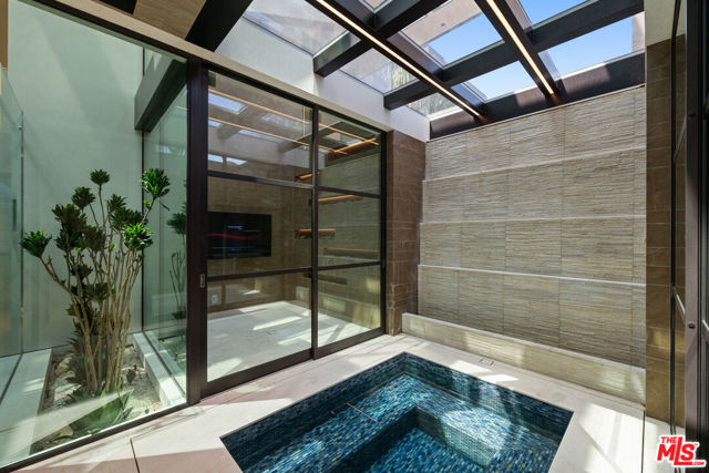 5012 Carbon Beach Terrace, Malibu CA: https://media.crmls.org/mediaz/1dc6c84f-6227-4aae-87f5-0b7edc298ea3.jpg