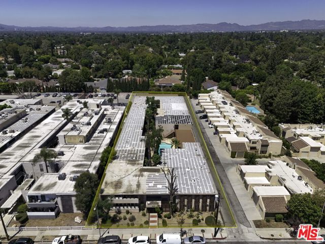8615 Balboa Boulevard, Northridge CA: https://media.crmls.org/mediaz/1dc72ce0-2760-437d-ab18-9ca448849bed.jpg