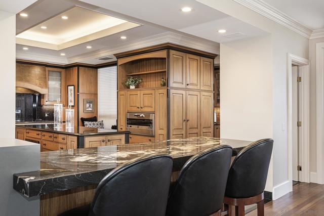 700 Front St, San Diego CA: https://media.crmls.org/mediaz/1dc753cf-1b62-4a50-823c-5dcd2809083d.jpg