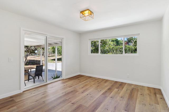 Detail Gallery Image 22 of 69 For 1917 Friendly Dr, Vista,  CA 92084 - 4 Beds | 3 Baths