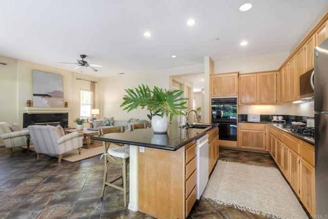 Detail Gallery Image 17 of 30 For 1701 Hilo Dr, Vista,  CA 92081 - 3 Beds | 2/1 Baths