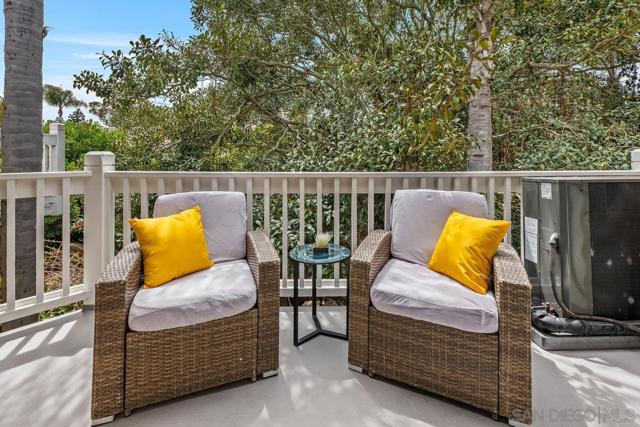 8585 Via Mallorca, La Jolla CA: https://media.crmls.org/mediaz/1dc8eae5-1982-431b-b665-79e48fd5d623.jpg