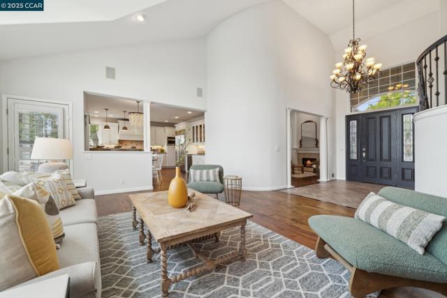 460 Silver Hollow Drive, Walnut Creek CA: https://media.crmls.org/mediaz/1dc9e552-9615-4dc9-8765-4029838c5902.jpg