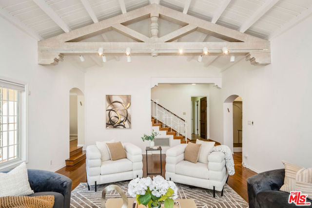 119 S Highland Avenue, Los Angeles CA: https://media.crmls.org/mediaz/1dca2cf8-ac6c-4cc2-aa23-b1da9a992974.jpg