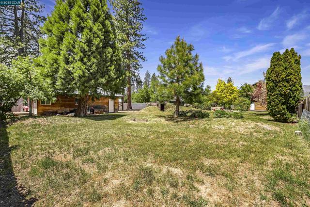 2266 E Main Street, Quincy CA: https://media.crmls.org/mediaz/1dca5a2c-f9f4-4620-bcf7-2459d736459a.jpg