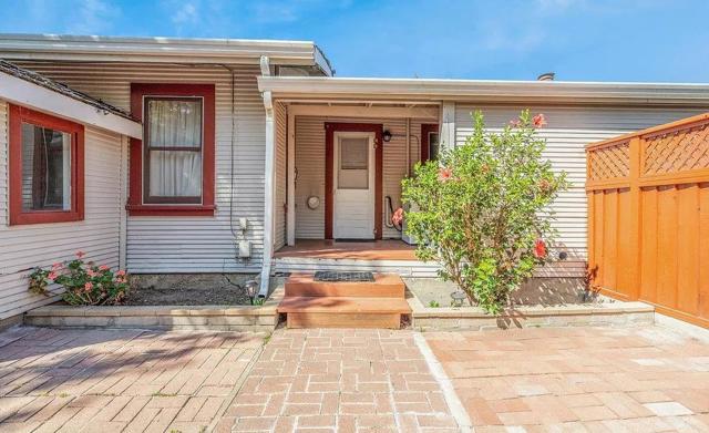 1356 W Dana Street, Mountain View CA: https://media.crmls.org/mediaz/1dca799b-f55c-4ead-a2e6-48a7f471cb52.jpg