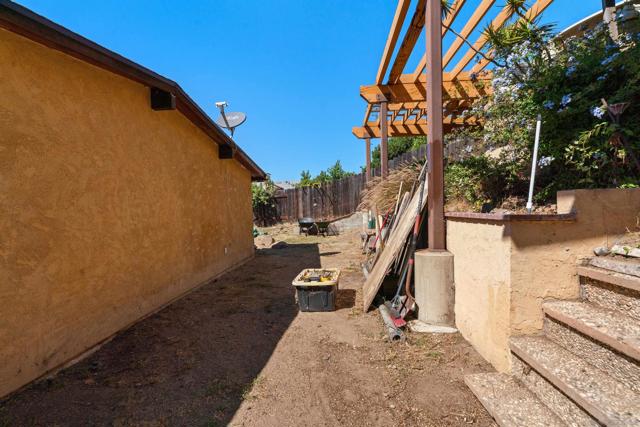 293 Paden Dr, Spring Valley CA: https://media.crmls.org/mediaz/1dca97d3-5064-4d6f-982d-d5c0948c69f7.jpg