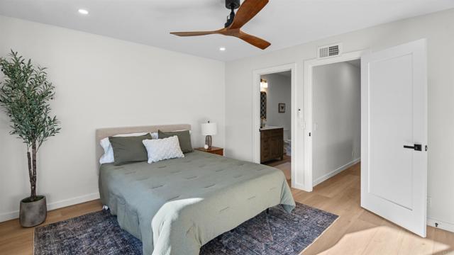Detail Gallery Image 18 of 29 For 15662 via Calanova, San Diego,  CA 92128 - 3 Beds | 2/1 Baths