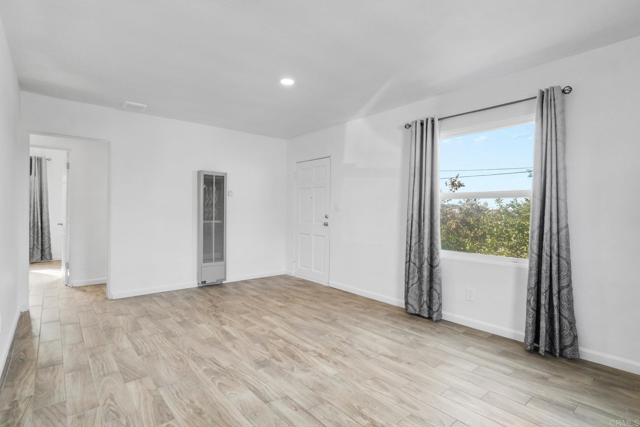 Detail Gallery Image 7 of 32 For 5977 Balmoral Dr, San Diego,  CA 92114 - 2 Beds | 1 Baths