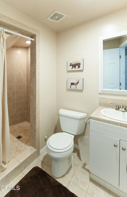 385 Spruce Drive, Lake Arrowhead CA: https://media.crmls.org/mediaz/1dcd5845-b49e-4910-8a70-8334e94eea94.jpg