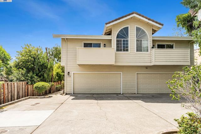 19723 Redwood Rd, Castro Valley CA: https://media.crmls.org/mediaz/1dcd59d2-e0a7-4e04-8ce1-efbfe4489918.jpg
