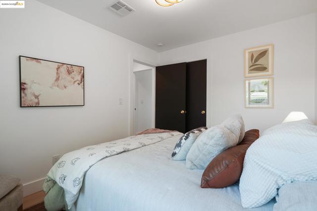 278 Cairo Rd, Oakland CA: https://media.crmls.org/mediaz/1dcd6f6a-4d18-4d02-a0e7-9bbfc57b3681.jpg
