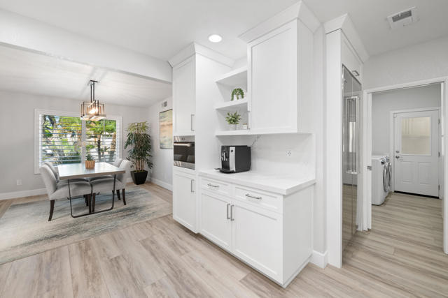 39060 Kilimanjaro Court, Palm Desert CA: https://media.crmls.org/mediaz/1dcdf6f6-9f33-45a9-888a-74c5ba320e44.jpg