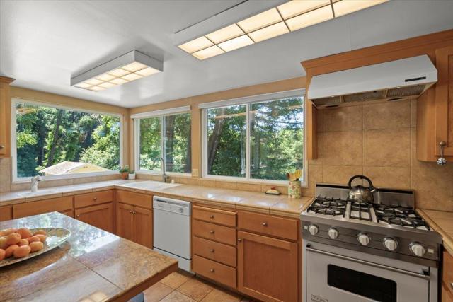 11949 Lakeshore Drive, Felton CA: https://media.crmls.org/mediaz/1dce77f8-301f-4be5-af61-eb11fcc68bcb.jpg