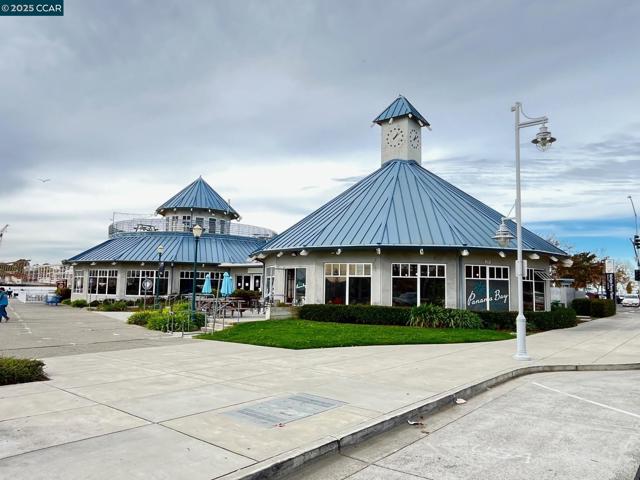 620 Kentucky St, Vallejo CA: https://media.crmls.org/mediaz/1dcef179-6e0e-4269-ad11-f56fd72e5441.jpg