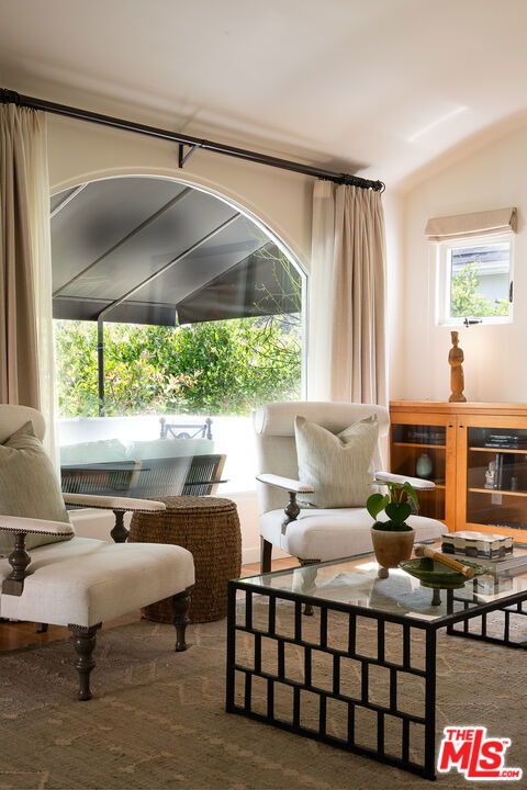 1841 Rose Villa Street, Pasadena CA: https://media.crmls.org/mediaz/1dcfa65a-cb47-4c97-9664-532030a5db3d.jpg