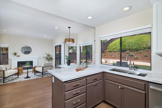 Detail Gallery Image 10 of 28 For 3045 Greenwich St, Carlsbad,  CA 92010 - 4 Beds | 2/1 Baths