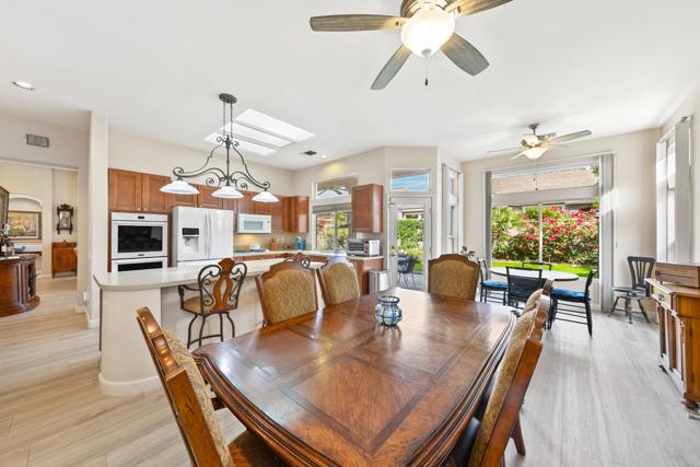 78108 Foxbrook Lane, Palm Desert CA: https://media.crmls.org/mediaz/1dcffa08-b9b2-416d-b537-92049e02b7b3.jpg