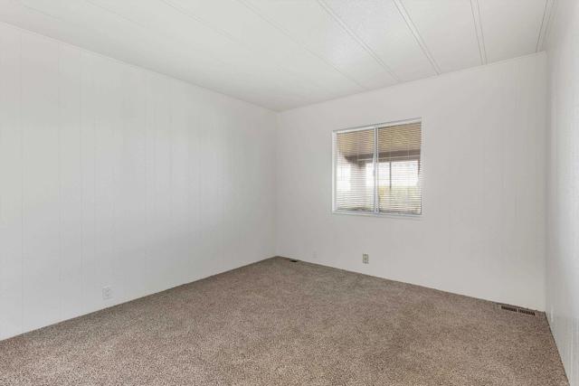 Detail Gallery Image 19 of 39 For 2130 Sunset Dr #55,  Vista,  CA 92081 - 2 Beds | 2 Baths