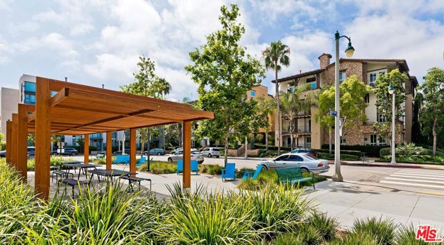 7100 Playa Vista Drive, Playa Vista CA: https://media.crmls.org/mediaz/1dd09215-82b2-43bb-a805-0df5fd0a21bc.jpg