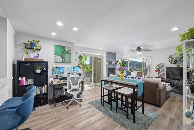 10400 caminito Cuervo, San Diego CA: https://media.crmls.org/mediaz/1dd1a80f-af2a-4bc2-816b-2463b424a9af.jpg