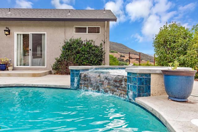 44737 Sun Valley Drive, King City CA: https://media.crmls.org/mediaz/1dd1c487-8e35-4e03-9cfa-54ca28c50caf.jpg