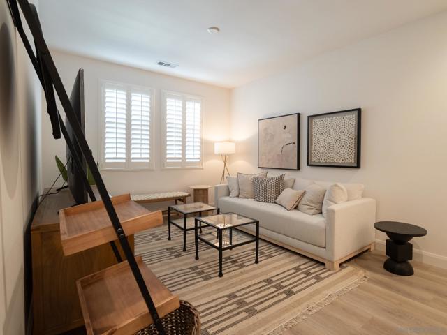 1904 Avenida Senecio, Chula Vista CA: https://media.crmls.org/mediaz/1dd25b4a-206c-45b5-9445-d94acf6ffb14.jpg