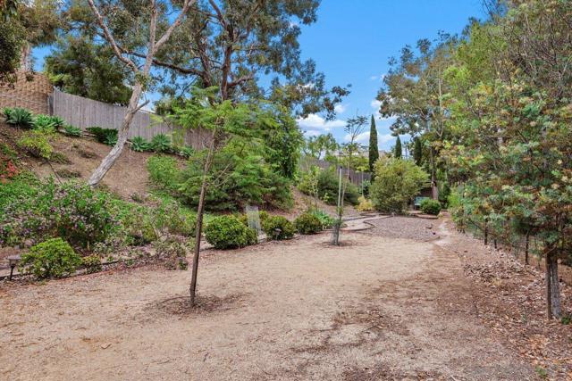 Image 20 of 50 For 2238 Oceanview Rd