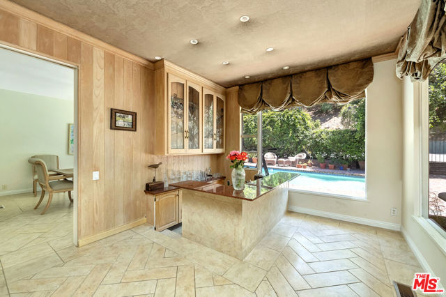 1836 Loma Vista Drive photo 6