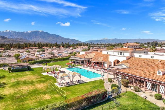 2108 Via Calderia, Palm Desert CA: https://media.crmls.org/mediaz/1dd42dba-3b4c-4c0b-b3ac-3d3b0c62da9e.jpg
