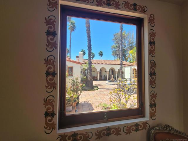 3928 La Cresta Way, Bonita CA: https://media.crmls.org/mediaz/1dd43403-4802-4ed9-8b33-c2eee448d107.jpg