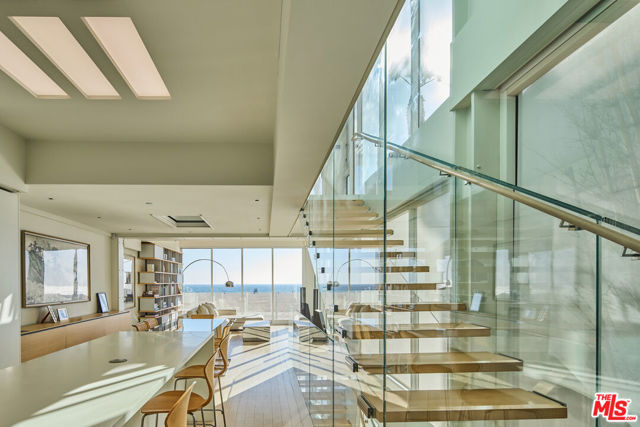 1267 Palisades Beach Road, Santa Monica CA: https://media.crmls.org/mediaz/1dd43770-7e74-4a4d-a1c8-1ef74cb3138e.jpg