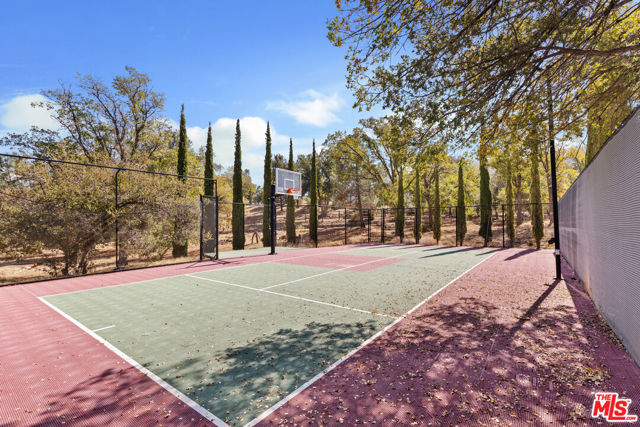 Image 30 of 59 For 28765 Pine Canyon Road