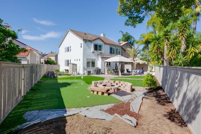 2490 Bear Rock Gln, Escondido CA: https://media.crmls.org/mediaz/1dd55765-f7f4-4564-8d8c-74c6cf3581b6.jpg