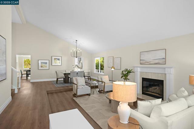 4072 Westminster Pl, Danville CA: https://media.crmls.org/mediaz/1dd58ef2-462e-4547-96cd-e29e35ef95bb.jpg