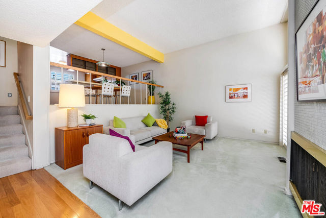 4331 W Sarah Street, Burbank CA: https://media.crmls.org/mediaz/1dd59eec-615a-4cff-b294-66aa81ca9ba6.jpg
