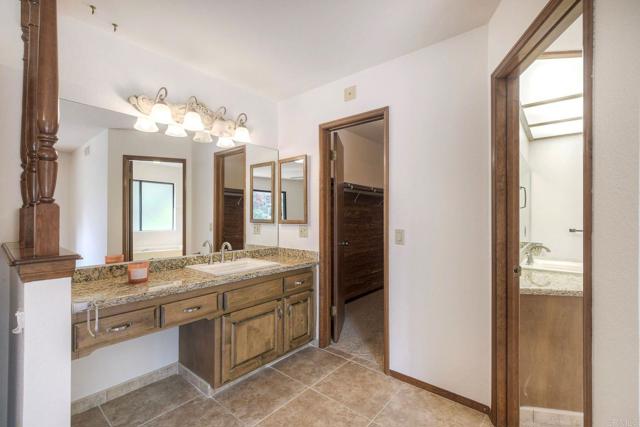 1650 Elevado Road, Vista CA: https://media.crmls.org/mediaz/1dd5aa80-e4b2-4fd6-9959-71ec4be4eee0.jpg