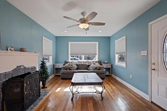 1545 E Saint John Street, San Jose CA: https://media.crmls.org/mediaz/1dd6096d-4c63-4b89-b810-09214c74ec4d.jpg