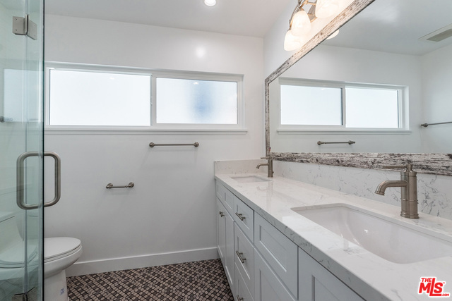 5412 S HOLT Avenue, Los Angeles CA: https://media.crmls.org/mediaz/1dd67cfc-6595-4470-ad25-7cd617cf606f.jpg