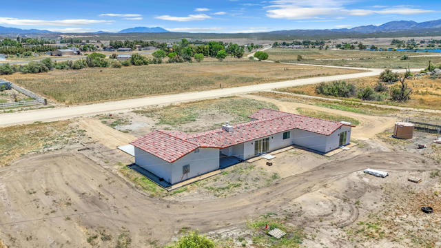 41265 Lakeshore Boulevard, Aguanga CA: https://media.crmls.org/mediaz/1dd6a69c-fcc9-4a18-a280-5369c68561eb.jpg